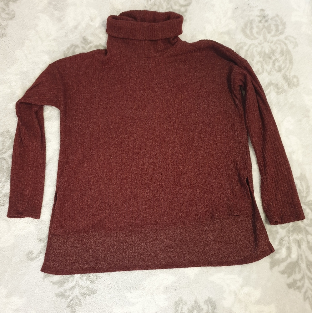 Forever 21 high neck top in size S.